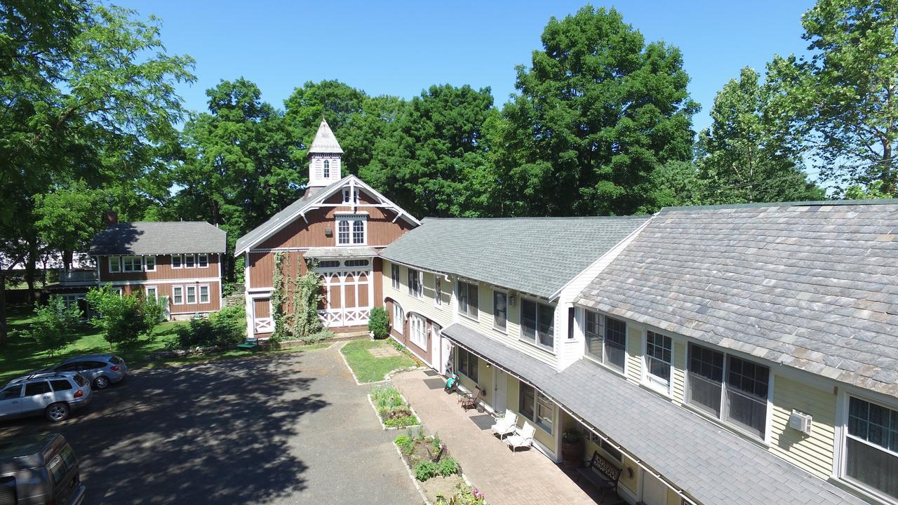 The Black Walnut Inn Amherst Exterior photo